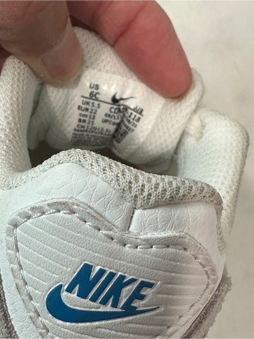 Little Kidโs Nike Air Max 90 LTR White/Grey/Blue Fog Sneakers Size 6C - Picture 7 of 7